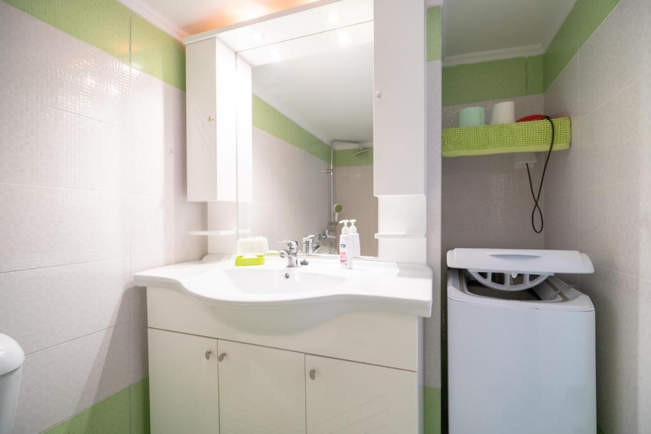 Attica Train Station 1 Bedroom 4 Pers Apartment Atenas Exterior foto